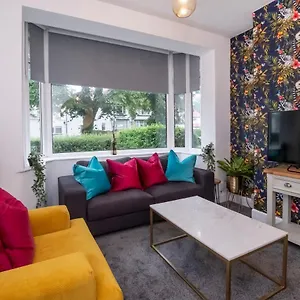  Holiday home Stylish Hot Tub House With Free Parking! United Kingdom