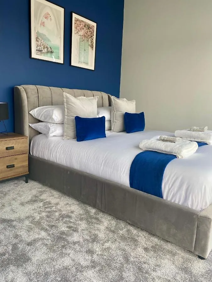 Stunning Modern Home Set In Beautiful Grounds. Bath 0*,  United Kingdom